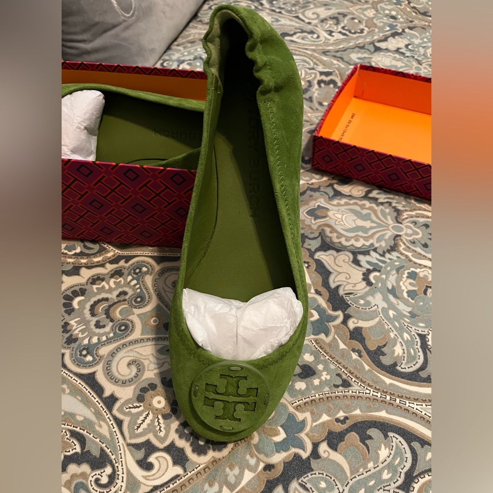 NEW Tory Burch Ballet Slipper with Leather Logo in Green size 9